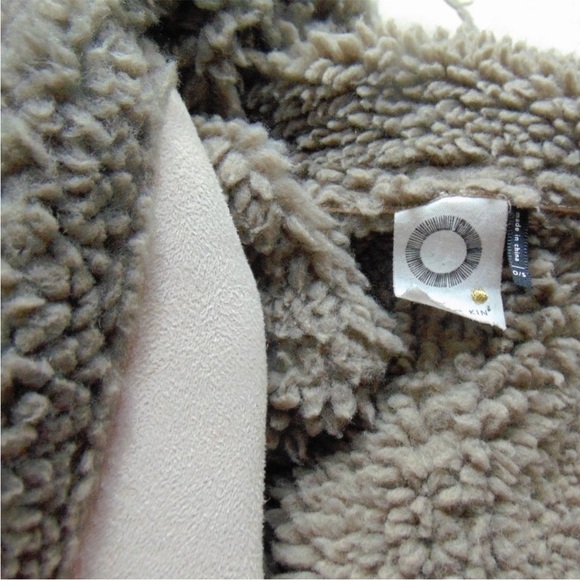 👔😀Anthropologie - Akemi + Kin Ivory Faux Suede Shearling Vest - One Size - Picture 11 of 11